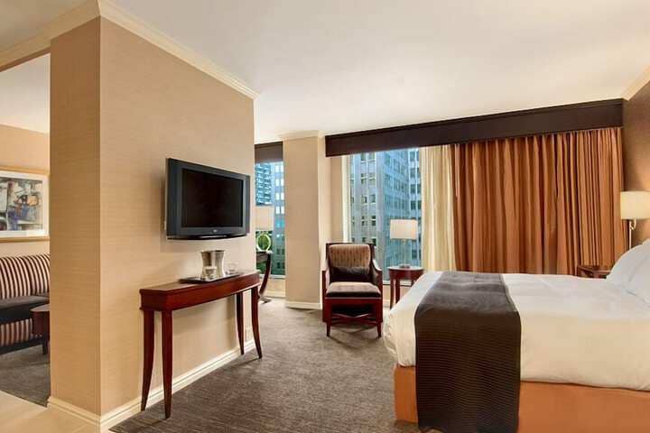 Room 4 of 76