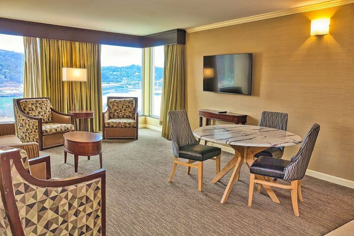 Room 21 of 76